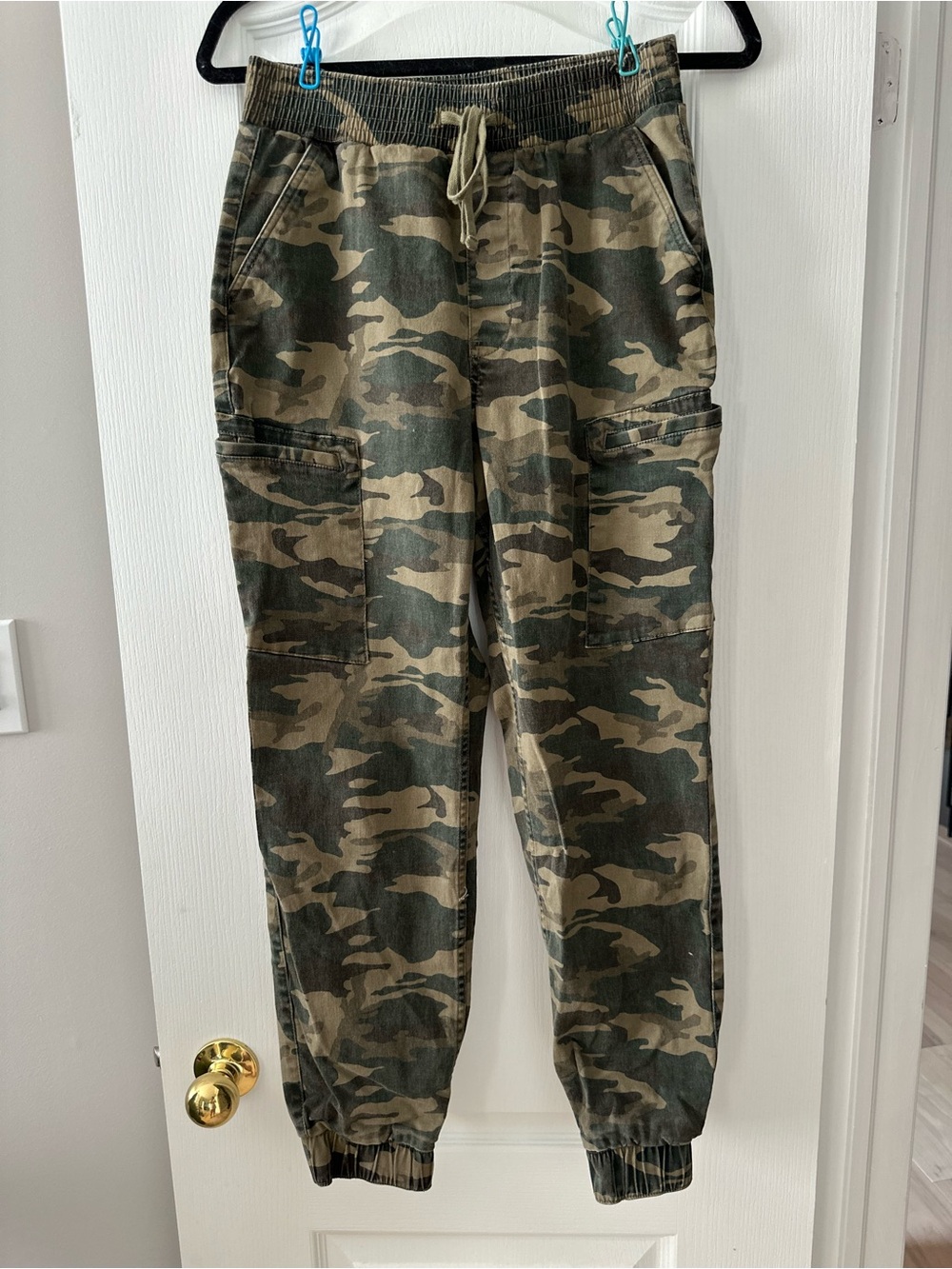 Hollister Olive & Dark Green Camo High-Rise Cargo Pants